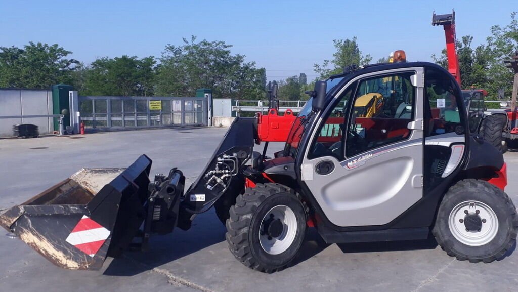 Chariot télescopique MANITOU MT420H