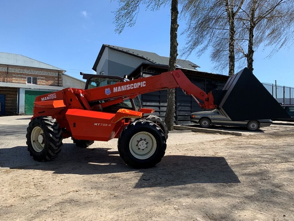 Chariot télescopique MANITOU MT 728